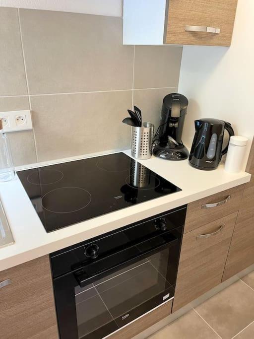Rm-0 - Appartement F2 Au Rdc A Mulhouse Pour 1-2 Pers Exterior photo